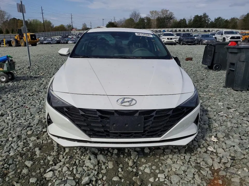 2021 HYUNDAI ELANTRA SE  
