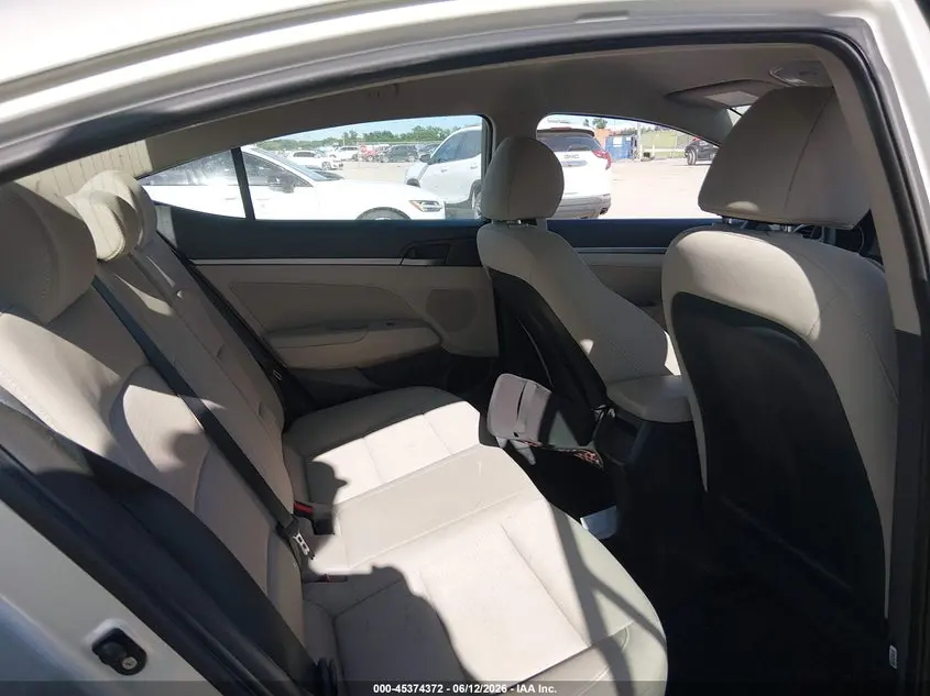 2017 HYUNDAI ELANTRA SE