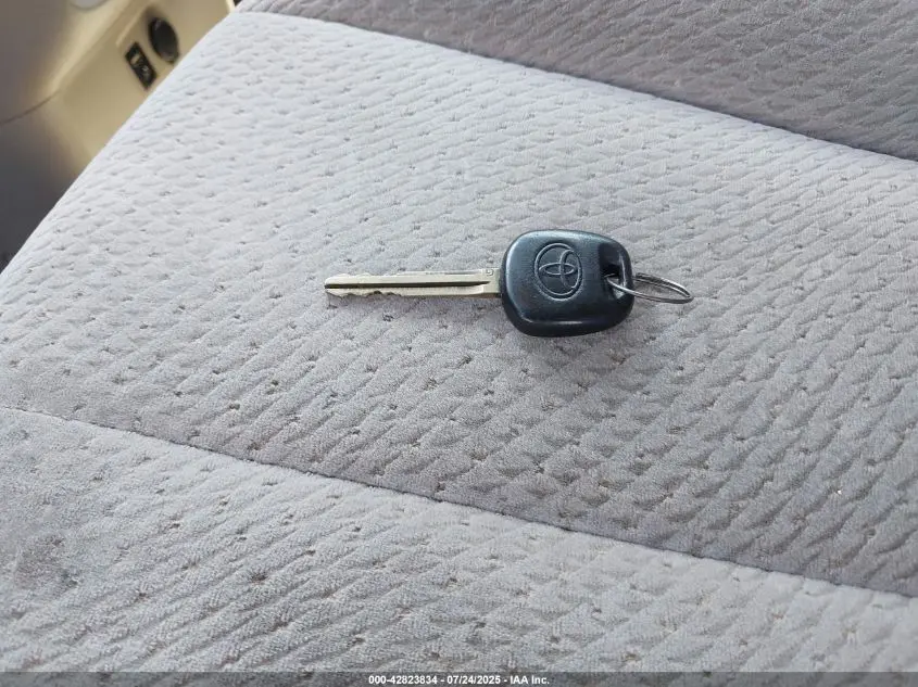 2014 TOYOTA SIENNA LE V6 8 PASSENGER