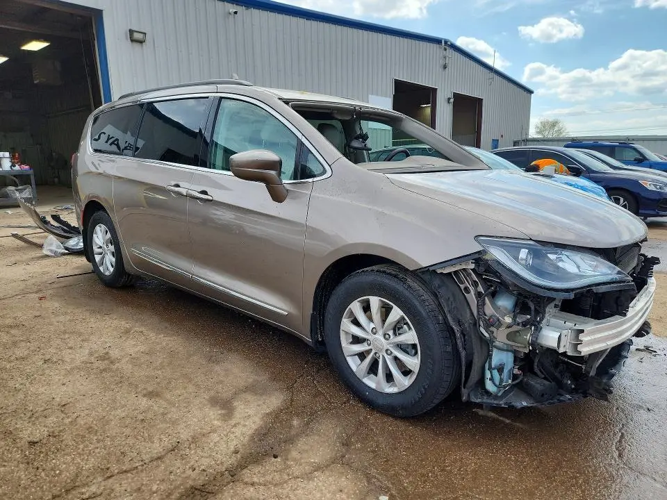 2017 CHRYSLER PACIFICA TOURING L  