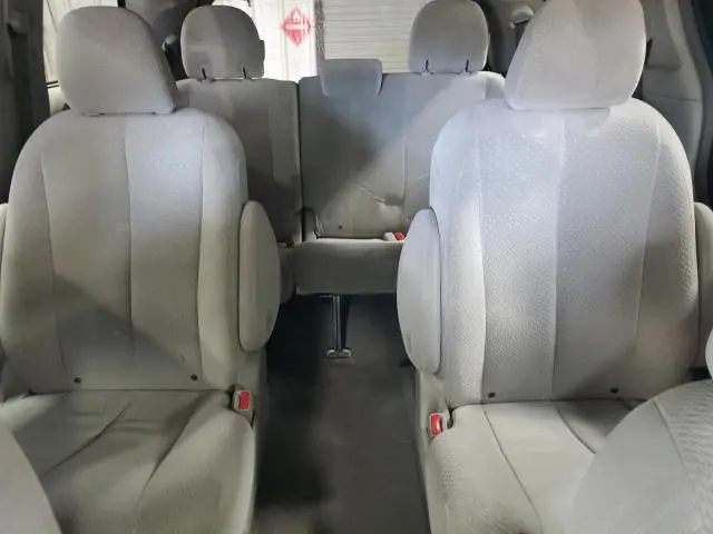 2011 TOYOTA SIENNA LE  