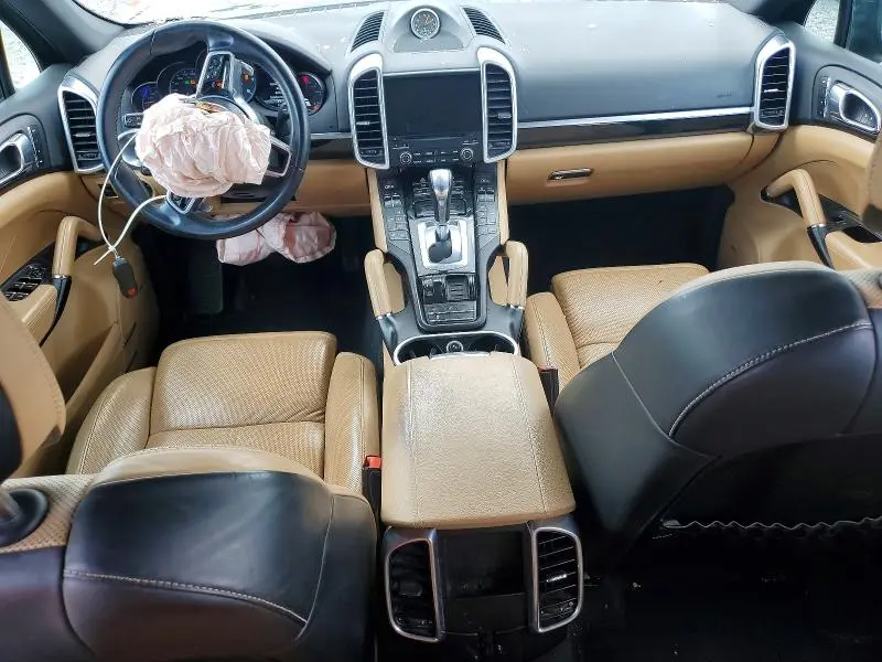 2018 PORSCHE CAYENNE   