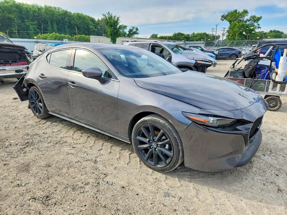 2025 MAZDA 3 PREMIUM  