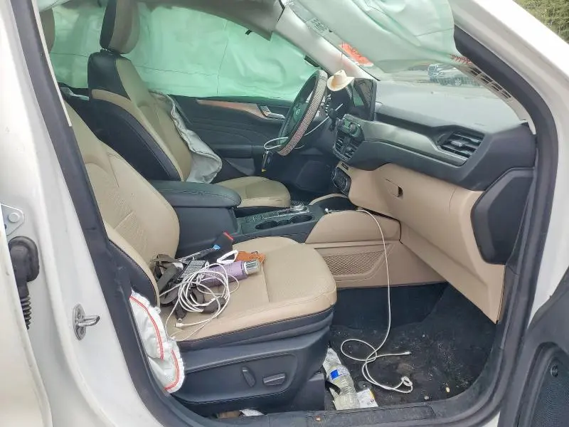 2021 FORD ESCAPE TITANIUM  