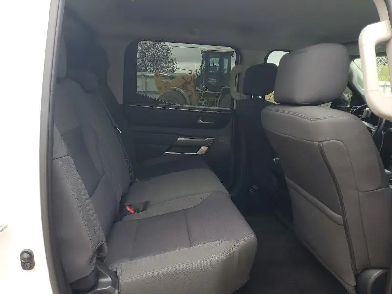 2022 TOYOTA TUNDRA CREWMAX SR5  