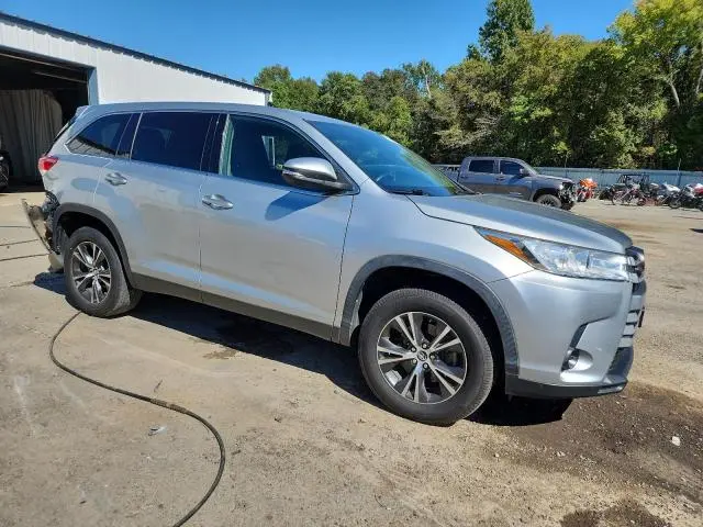 2019 TOYOTA HIGHLANDER LE  