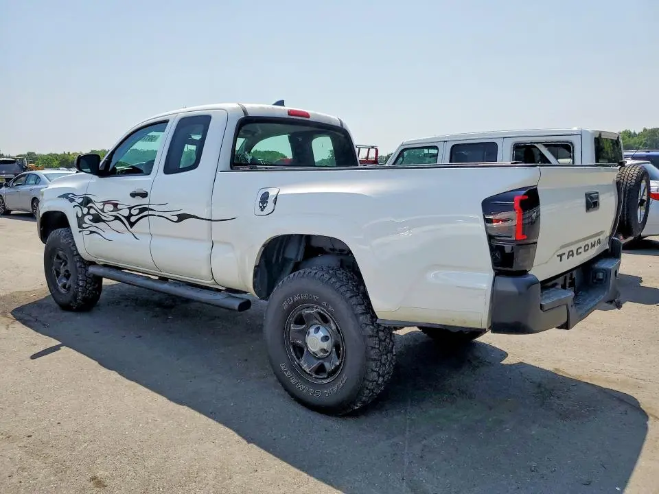 2016 TOYOTA TACOMA SR  