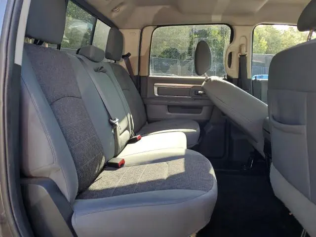 2016 RAM 1500 SLT