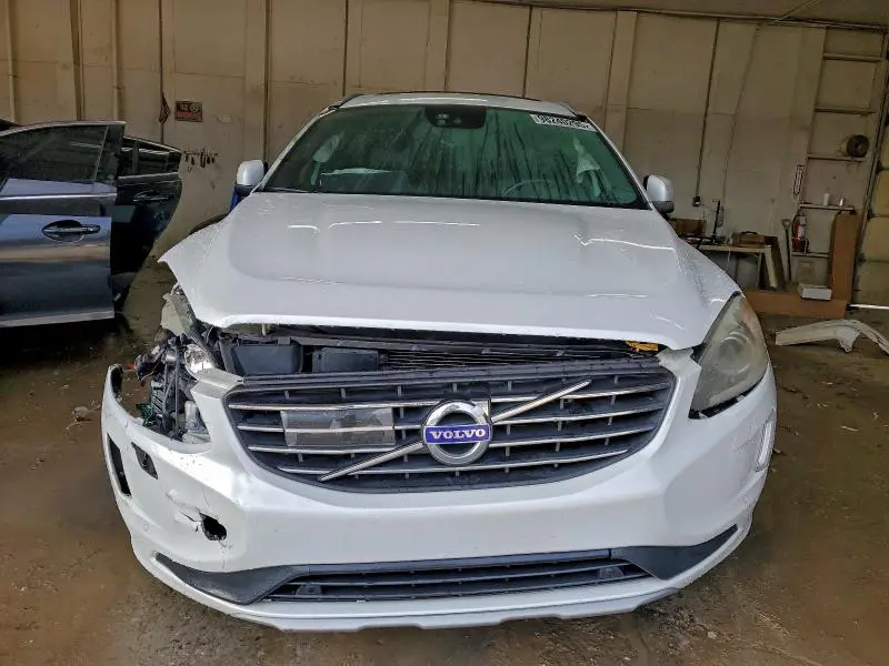 2016 VOLVO XC60 T5 PLATINUM  