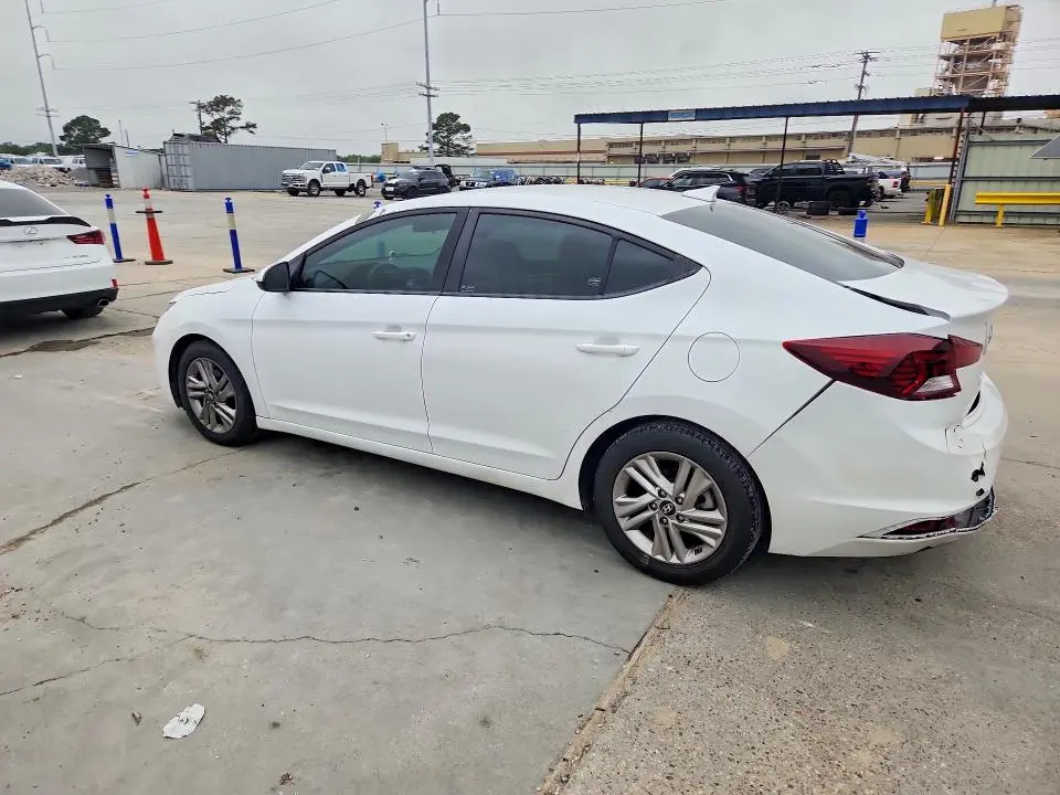 2019 HYUNDAI ELANTRA SEL  