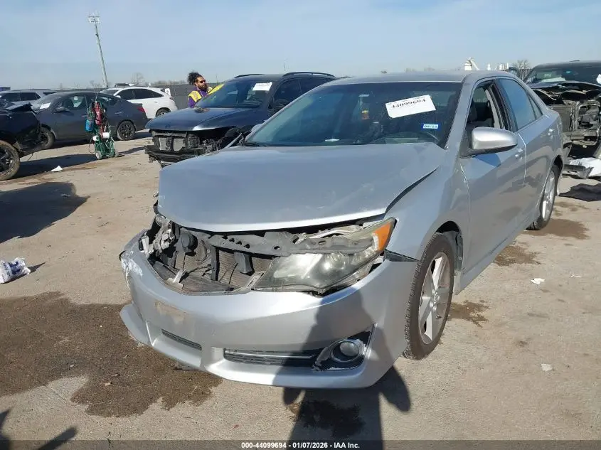 2012 TOYOTA CAMRY SE
