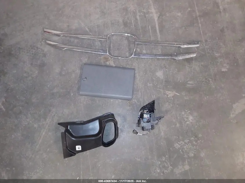 2011 HONDA ODYSSEY LX