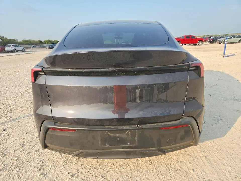 2026 TESLA MODEL Y   