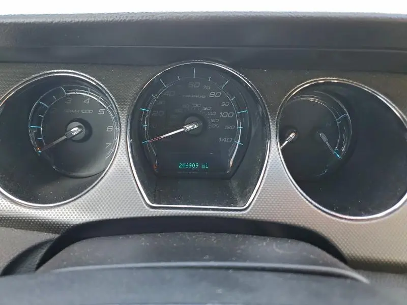 2011 FORD TAURUS SEL  