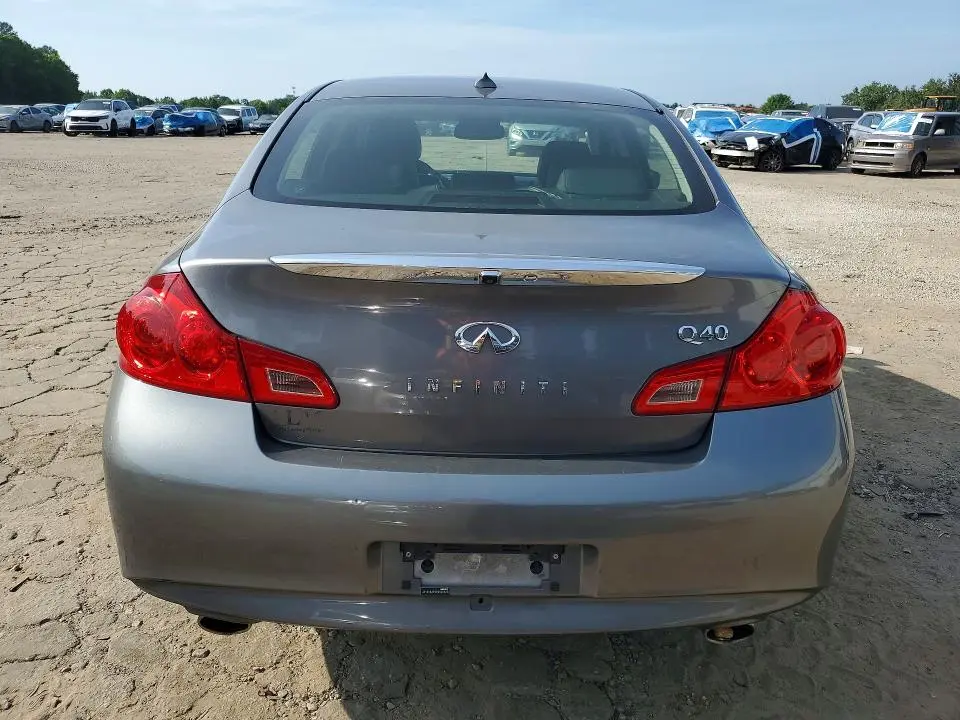 2015 INFINITI Q40 BASE  