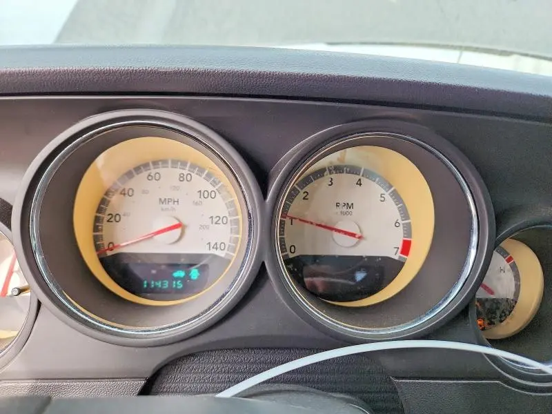2010 DODGE CHALLENGER SE  