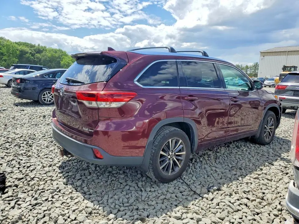 2017 TOYOTA HIGHLANDER XLE  