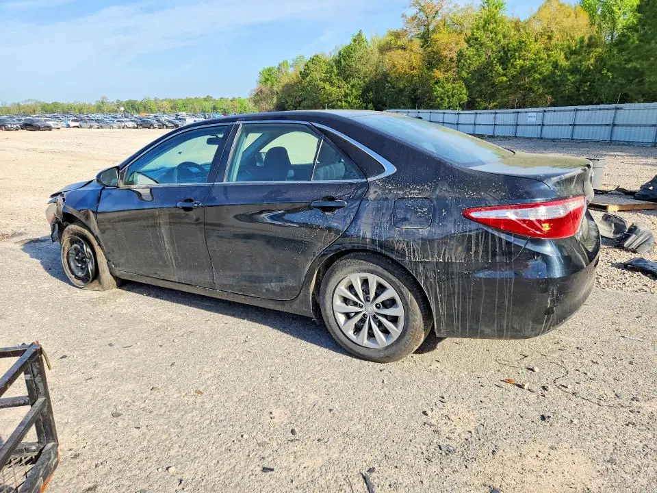 2015 TOYOTA CAMRY LE  