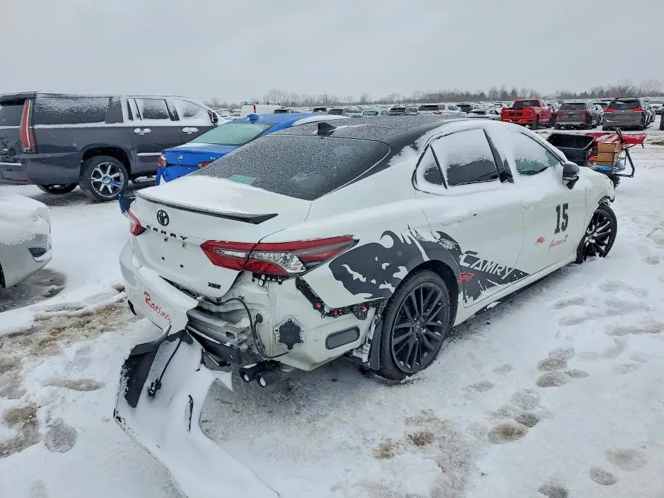 2021 TOYOTA CAMRY XSE V6  