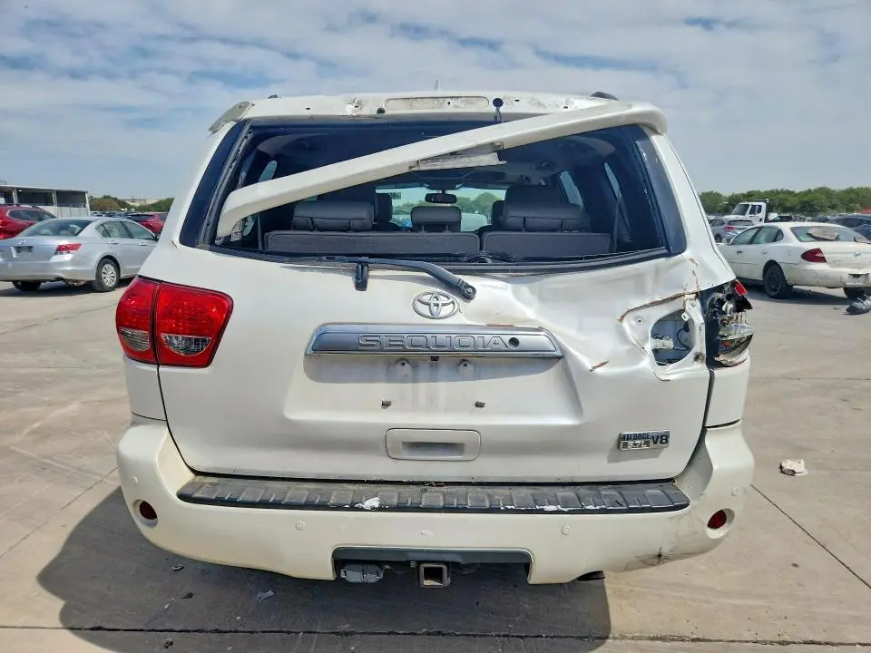 2016 TOYOTA SEQUOIA PLATINUM  