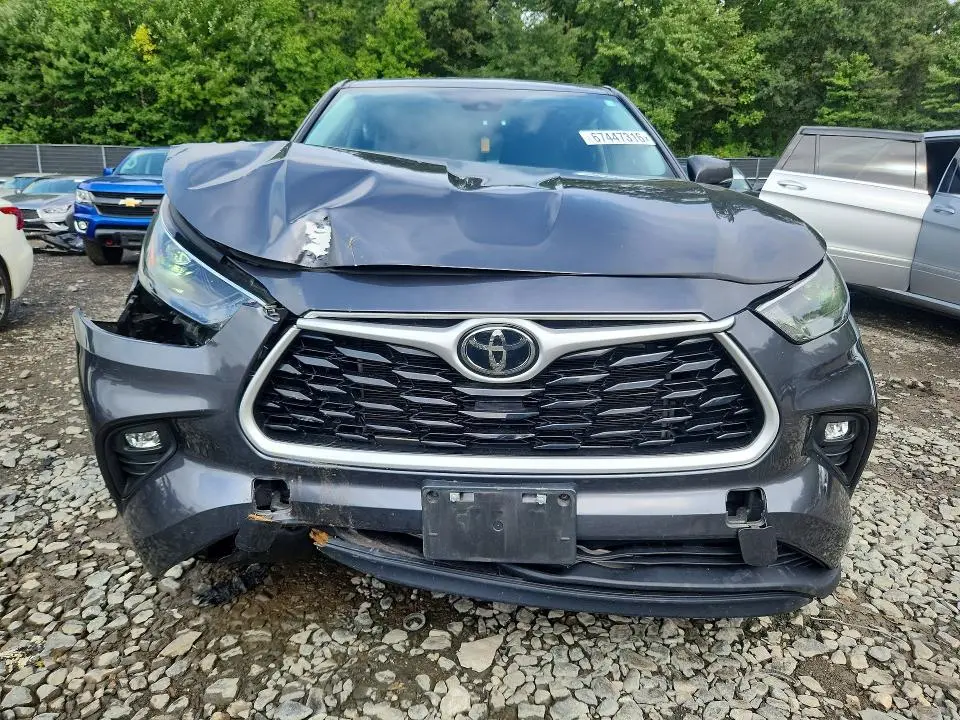 2023 TOYOTA HIGHLANDER LE  