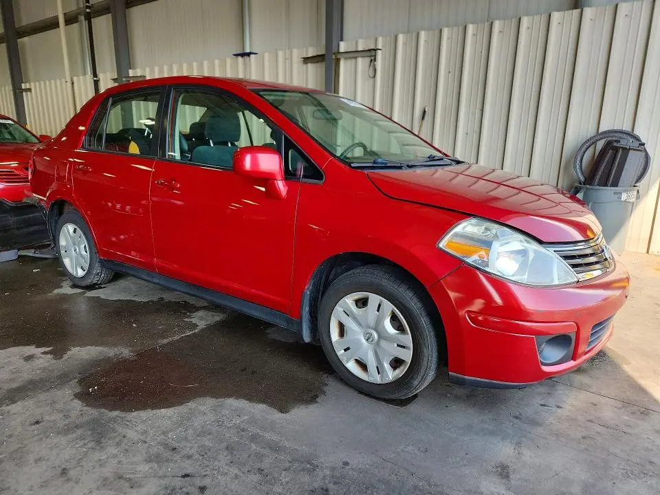 2010 NISSAN VERSA 1.8 S  