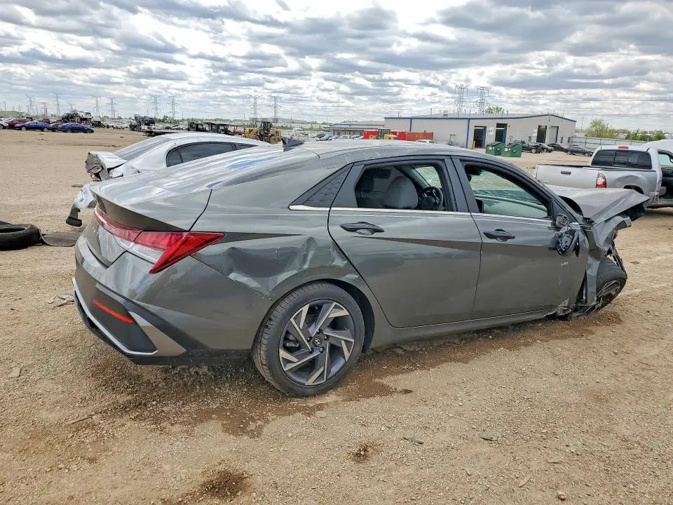 2025 HYUNDAI ELANTRA SEL  