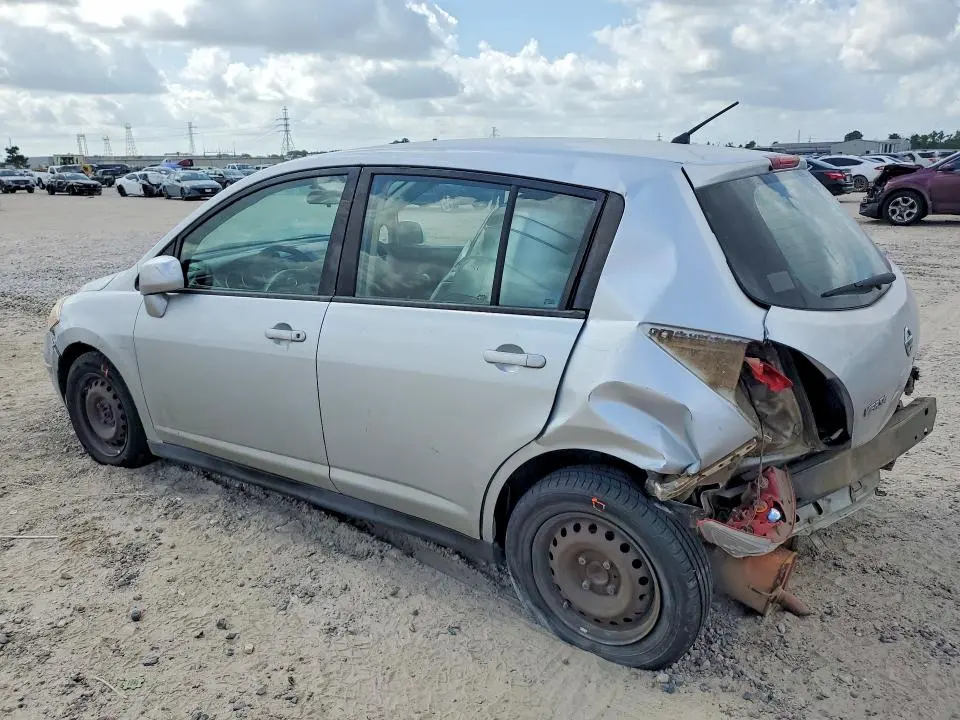 2011 NISSAN VERSA 1.8 S  