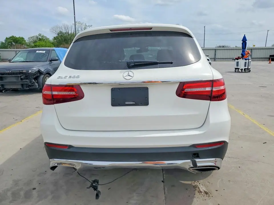 2019 MERCEDES-BENZ GLC 300  