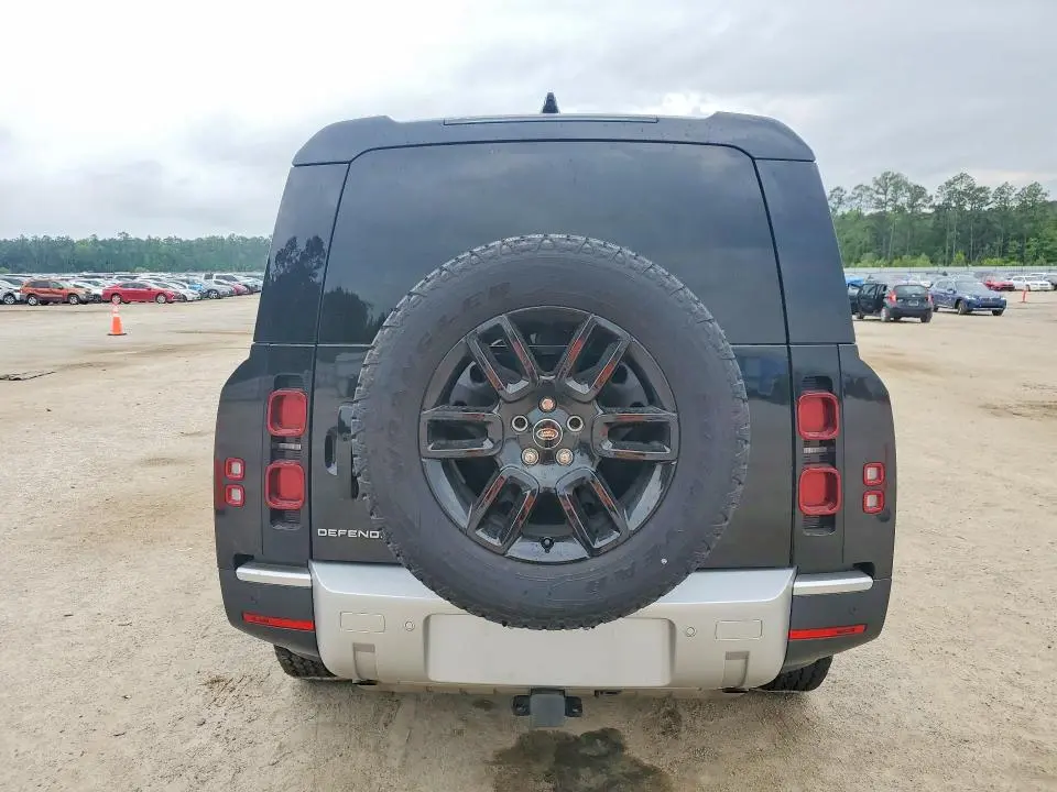 2024 LAND ROVER DEFENDER 130 S  