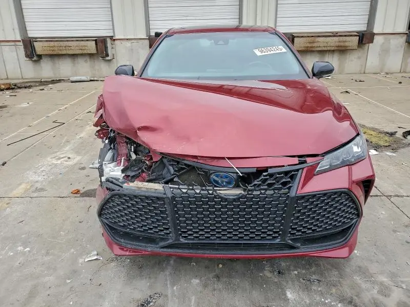 2019 TOYOTA AVALON XSE  