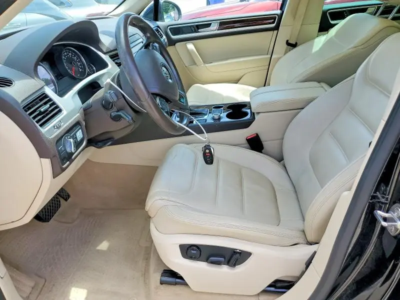 2015 VOLKSWAGEN TOUAREG V6 TDI  