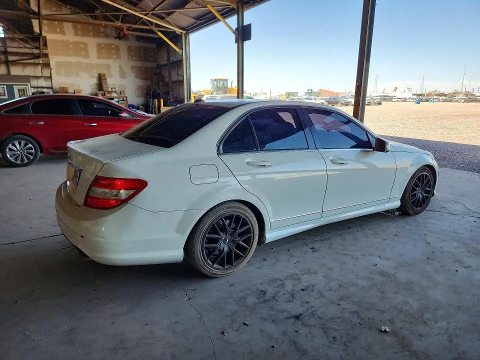2011 MERCEDES-BENZ C 300  