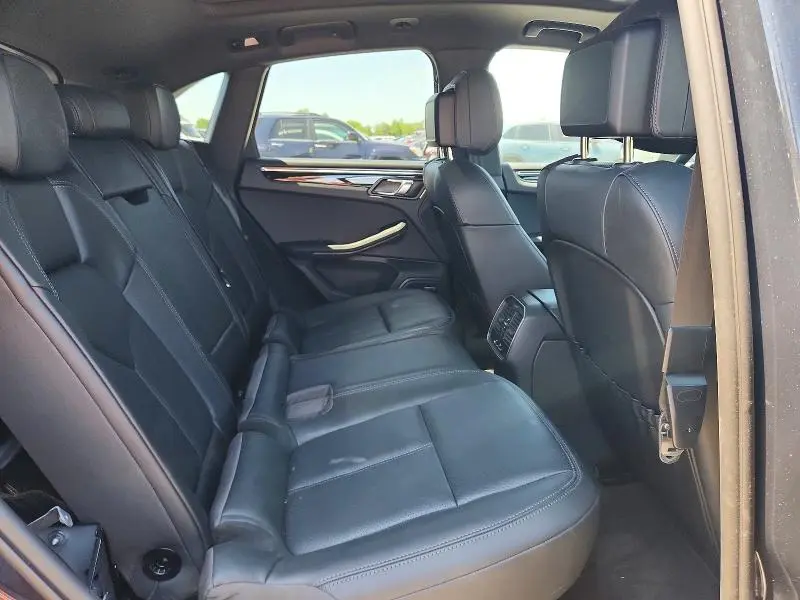 2025 PORSCHE MACAN BASE/T  