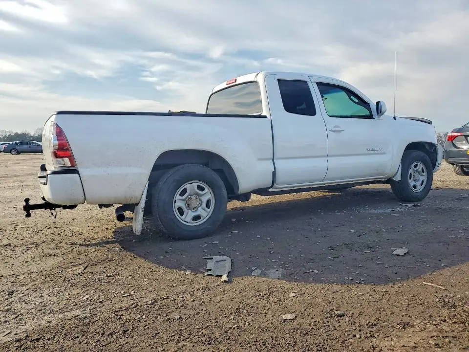 2011 TOYOTA TACOMA BASE  