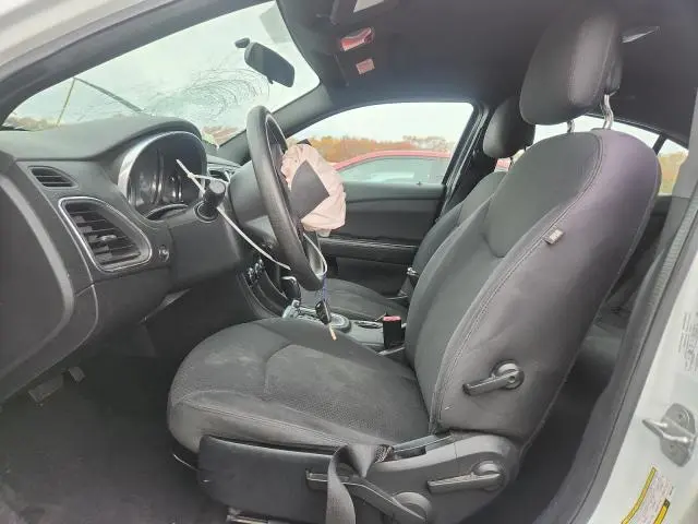 2013 CHRYSLER 200 LX  