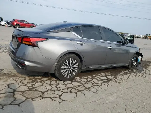 2024 NISSAN ALTIMA SV  