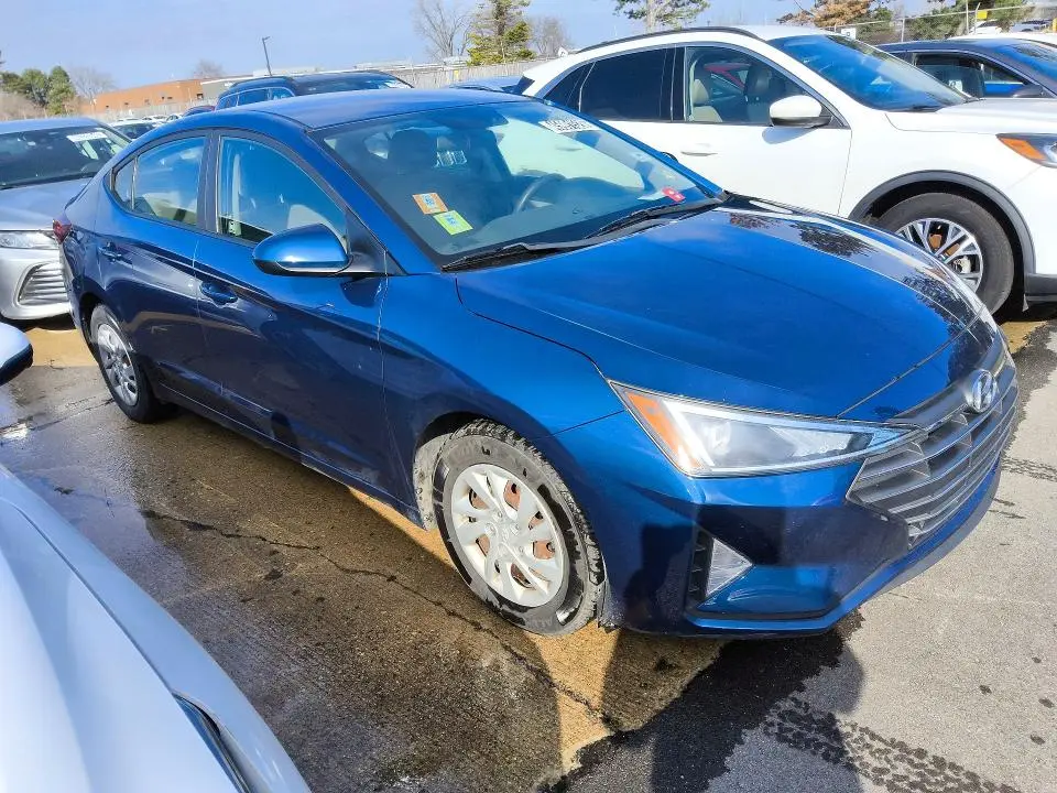 2019 HYUNDAI ELANTRA SE  