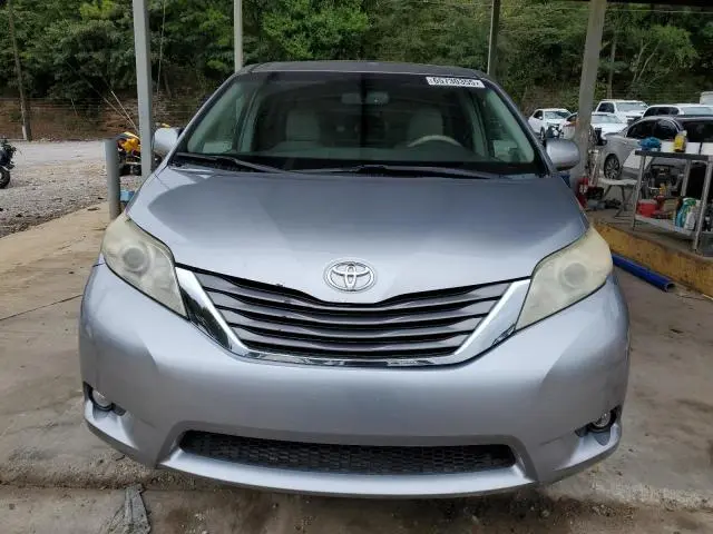 2012 TOYOTA SIENNA XLE  