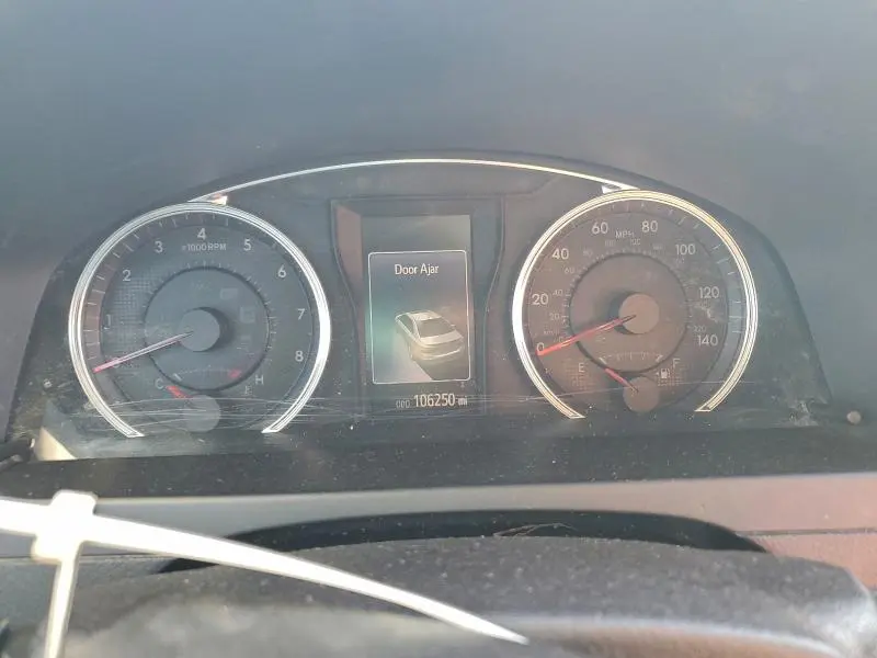 2016 TOYOTA CAMRY LE  