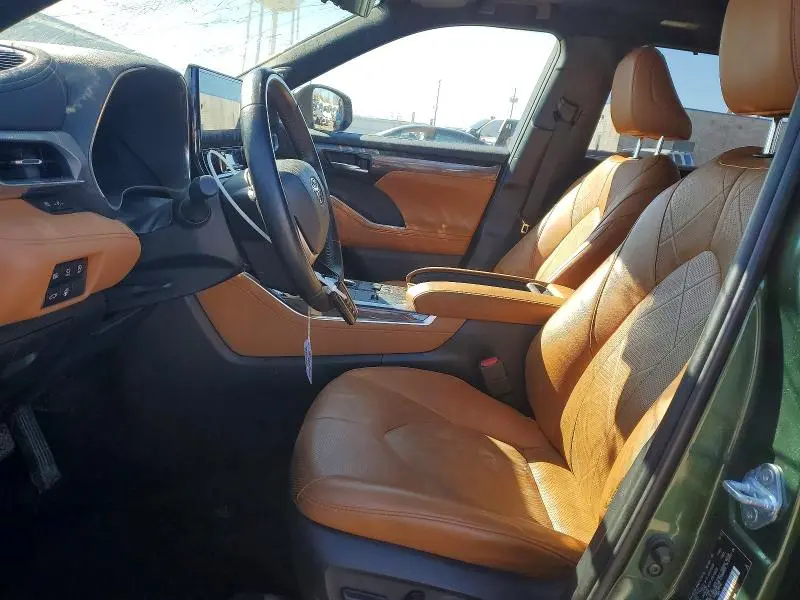 2023 TOYOTA HIGHLANDER PLATINUM  