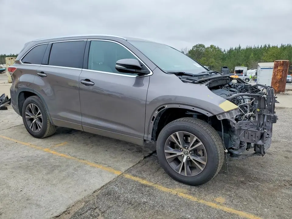 2016 TOYOTA HIGHLANDER XLE  