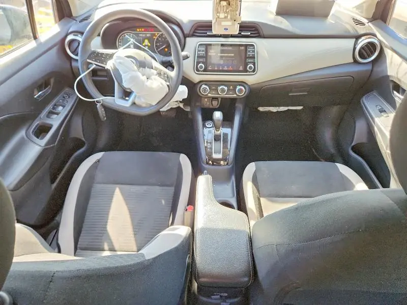 2020 NISSAN VERSA SV  