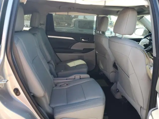 2015 TOYOTA HIGHLANDER XLE  