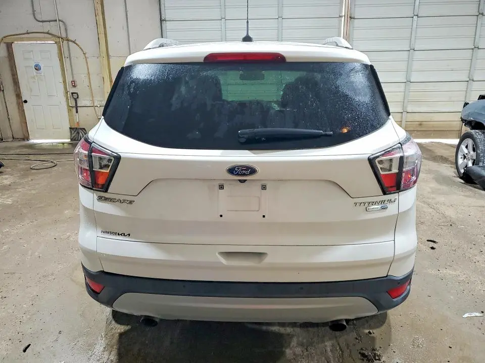 2017 FORD ESCAPE TITANIUM  
