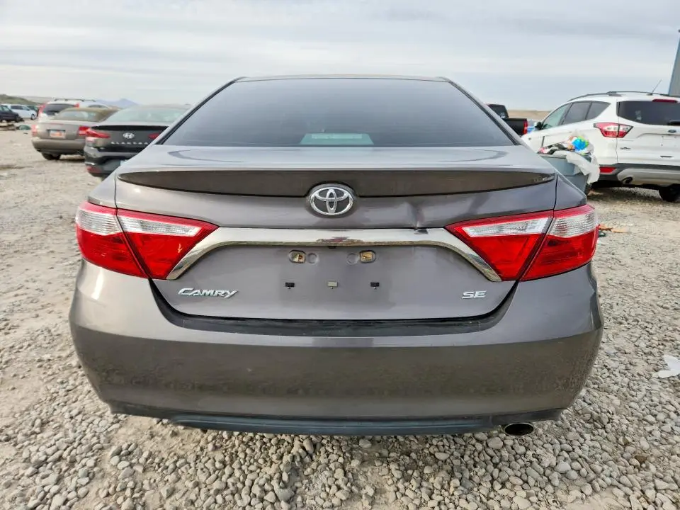 2017 TOYOTA CAMRY SE  