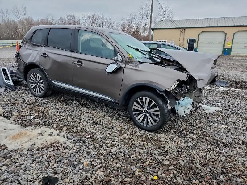 2019 MITSUBISHI OUTLANDER SE  