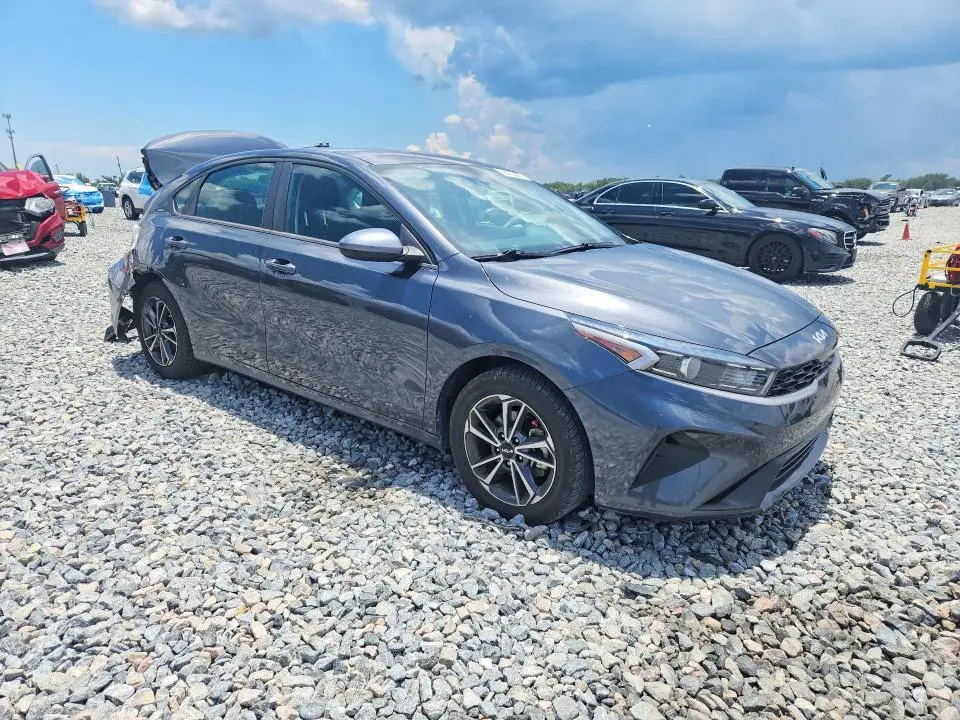 2022 KIA FORTE LXS  