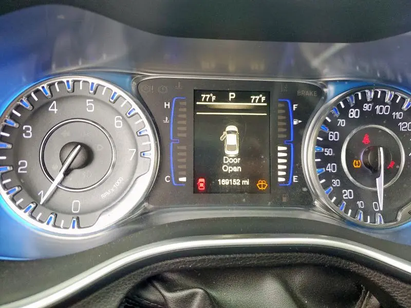 2016 CHRYSLER 200 LIMITED  