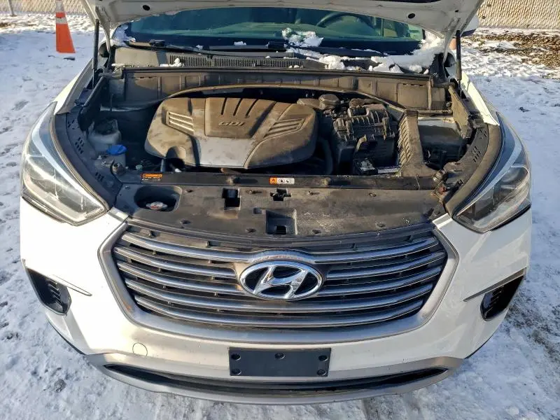 2018 HYUNDAI SANTA FE SE  